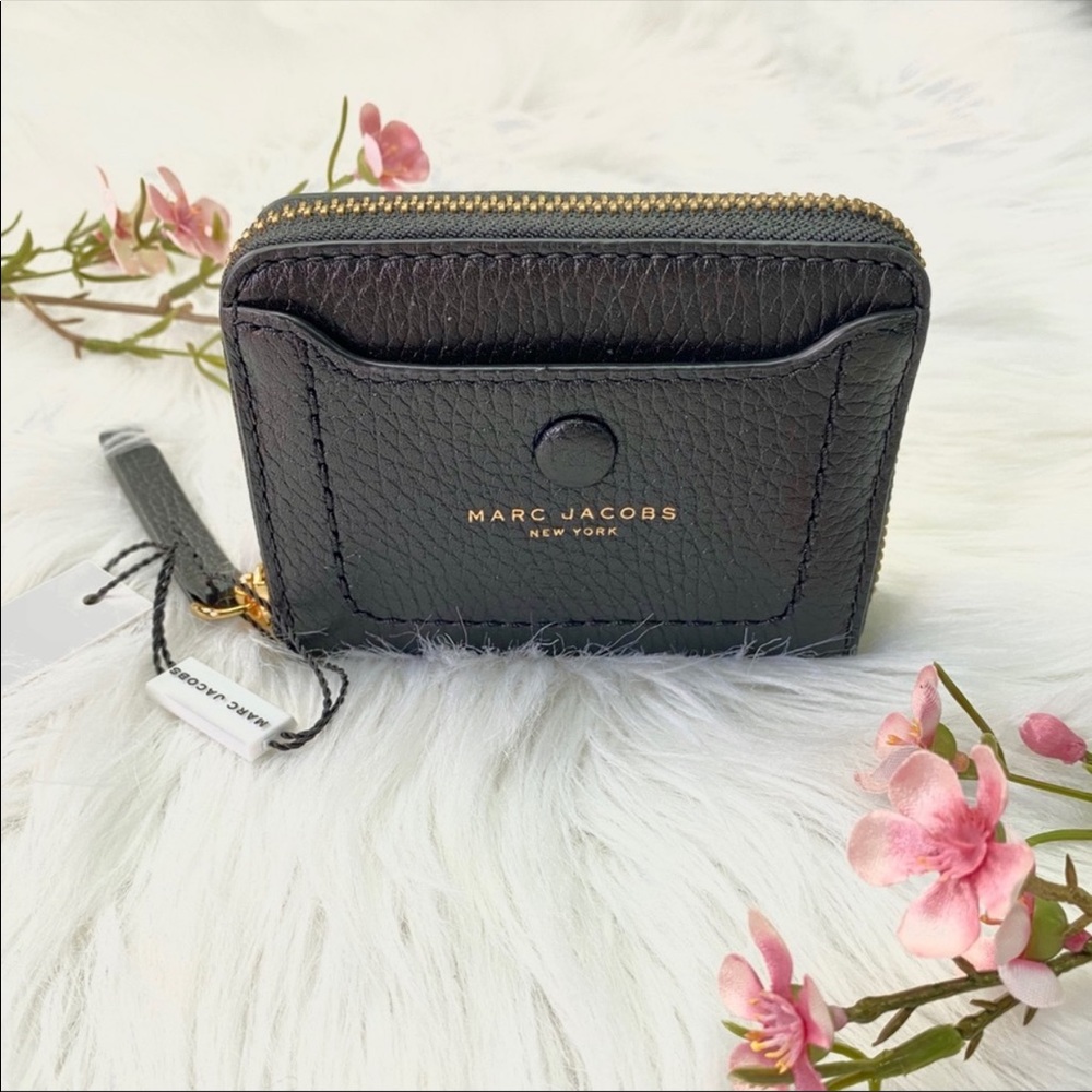🔏🔍 MARC JACOBS Leather Zip Wallet 🔍🔏